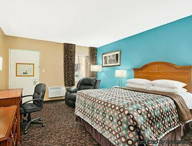 Super 8 By Wyndham Belleville St. Louis Area Exterior photo